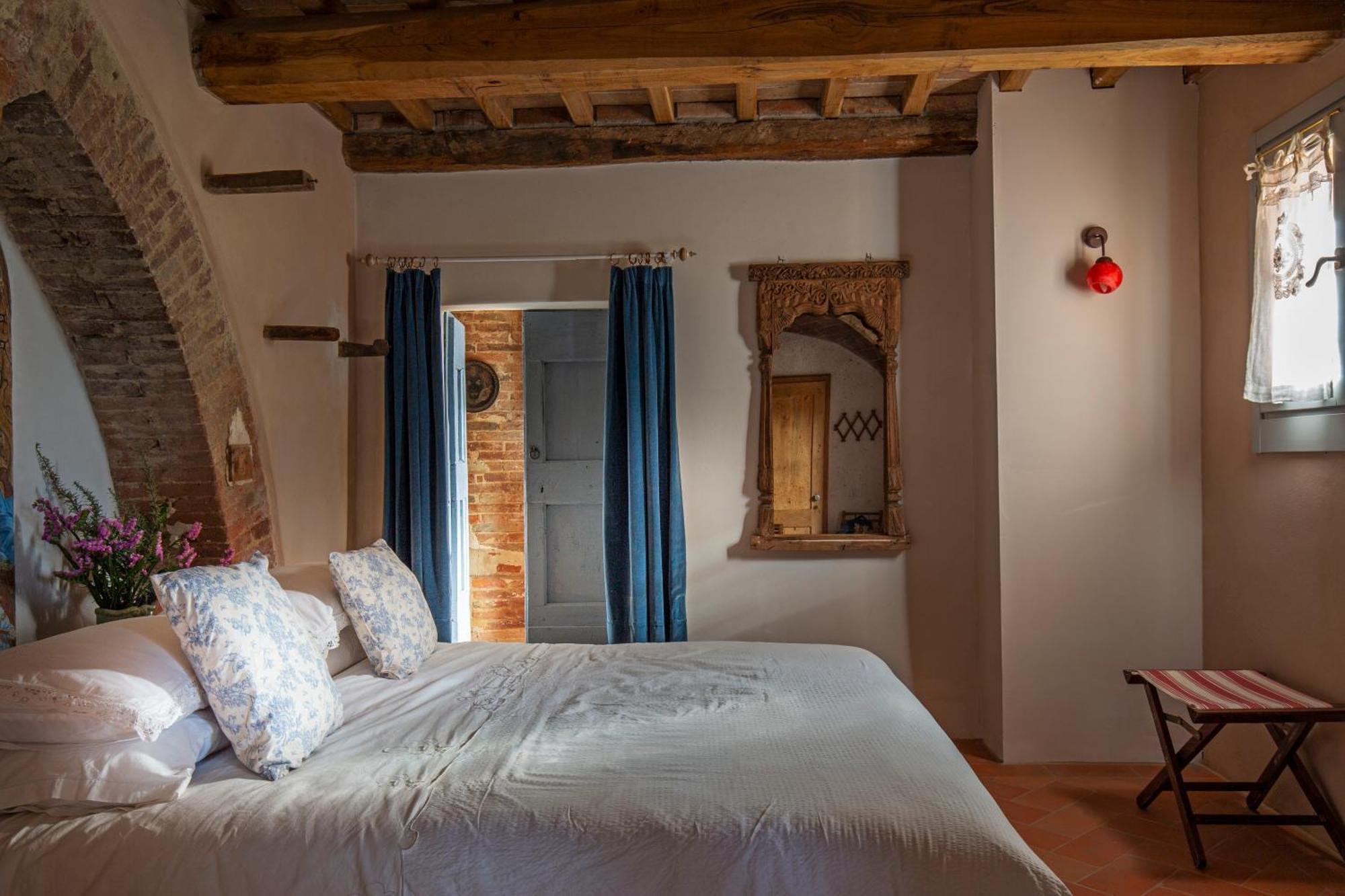 Casa Ezio Marchi - Due Appartamenti E Una Family Suite Bettolle Dış mekan fotoğraf